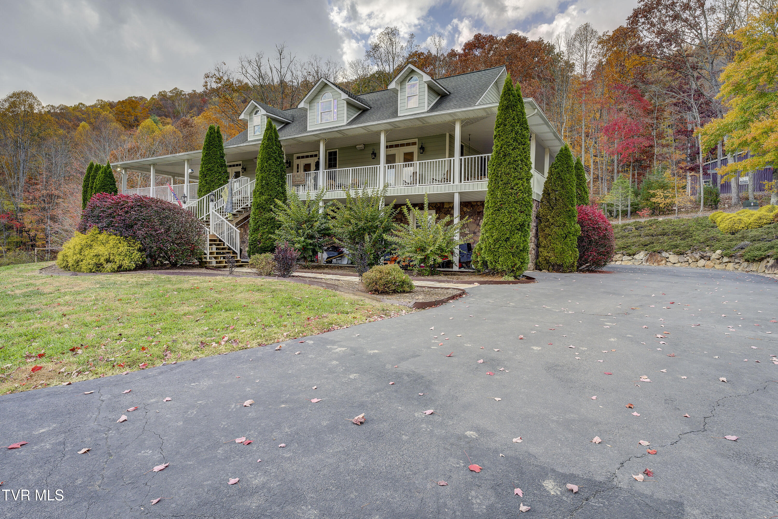 1008 Holly Meadow Road Mountain City, TN 37683 - Photo 3 of 121 HollyMeadow-47