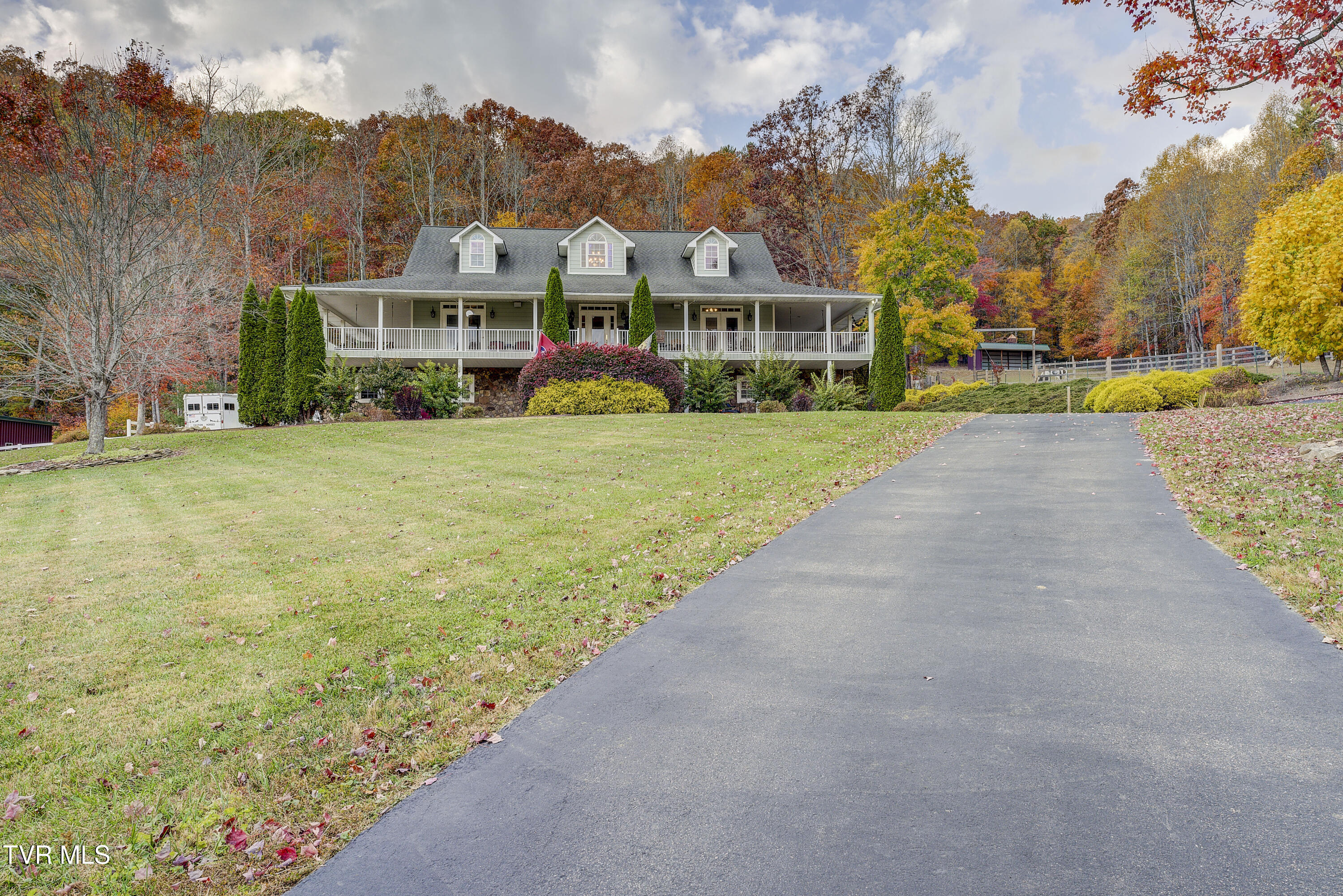 1008 Holly Meadow Road Mountain City, TN 37683 - Photo 4 of 121 HollyMeadow-44