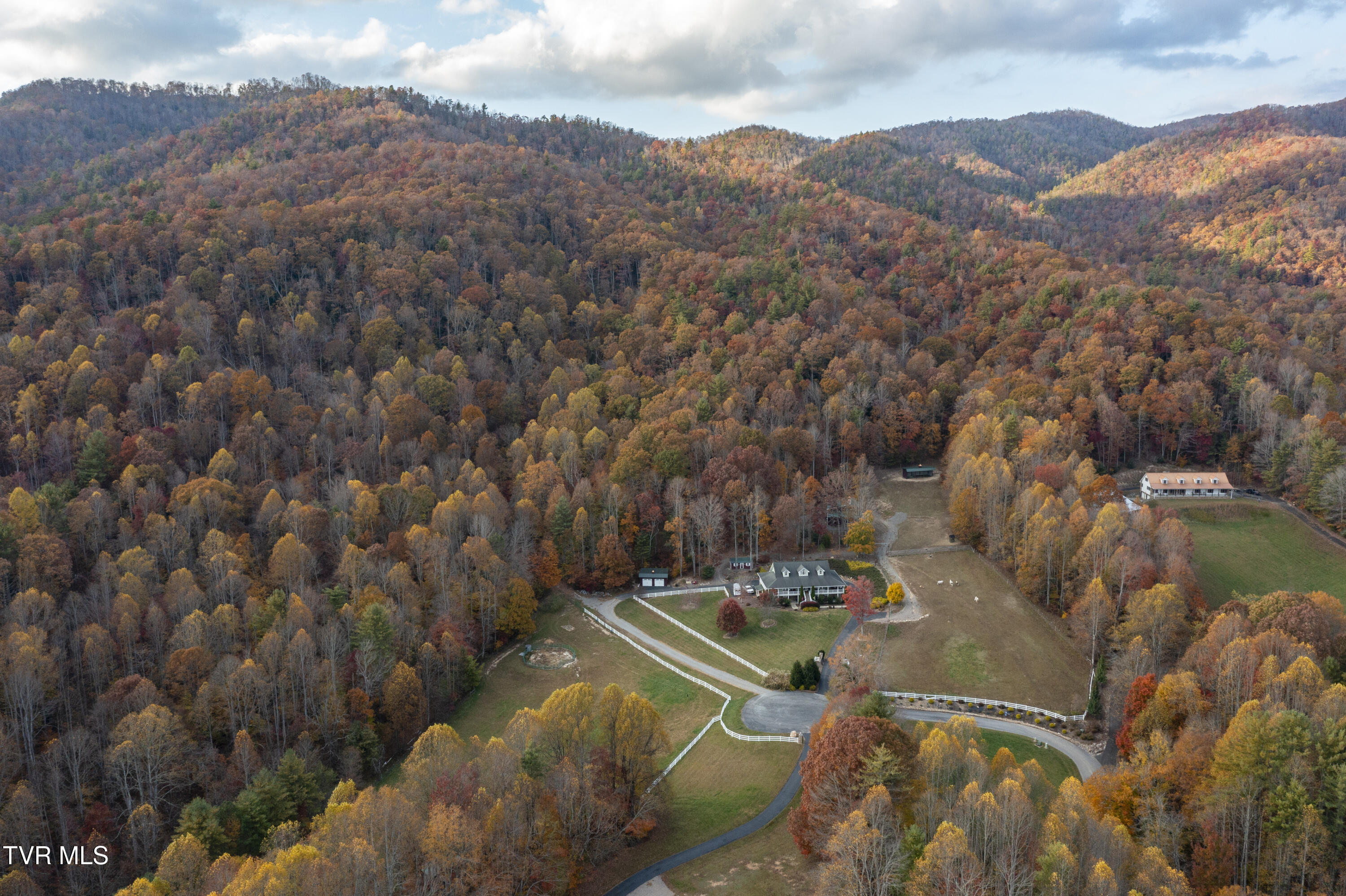 1008 Holly Meadow Road Mountain City, TN 37683 - Photo 75 of 121 Holly-Aerials-17