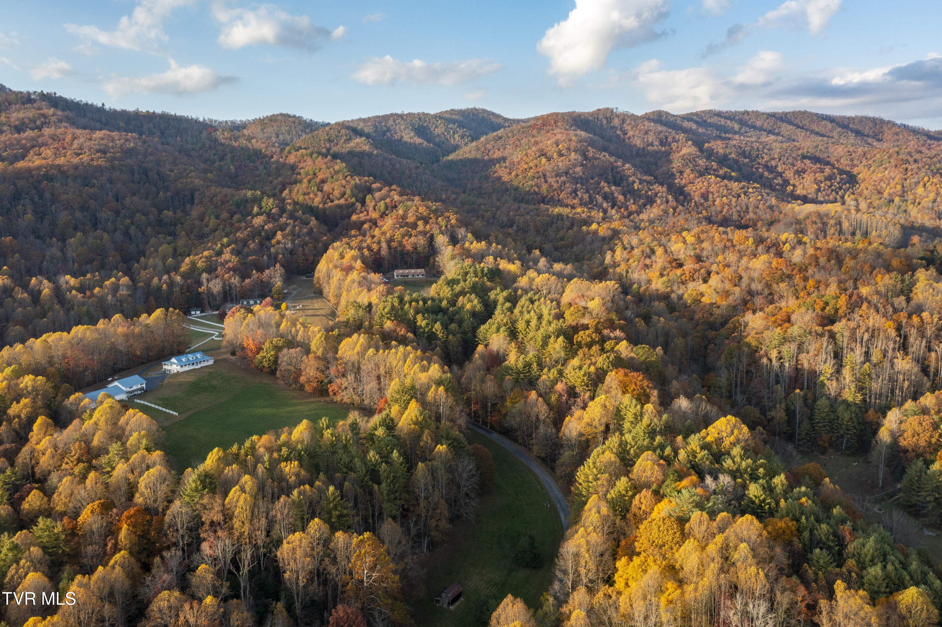 1008 Holly Meadow Road Mountain City, TN 37683 - Photo 82 of 121 Holly-Aerials-24