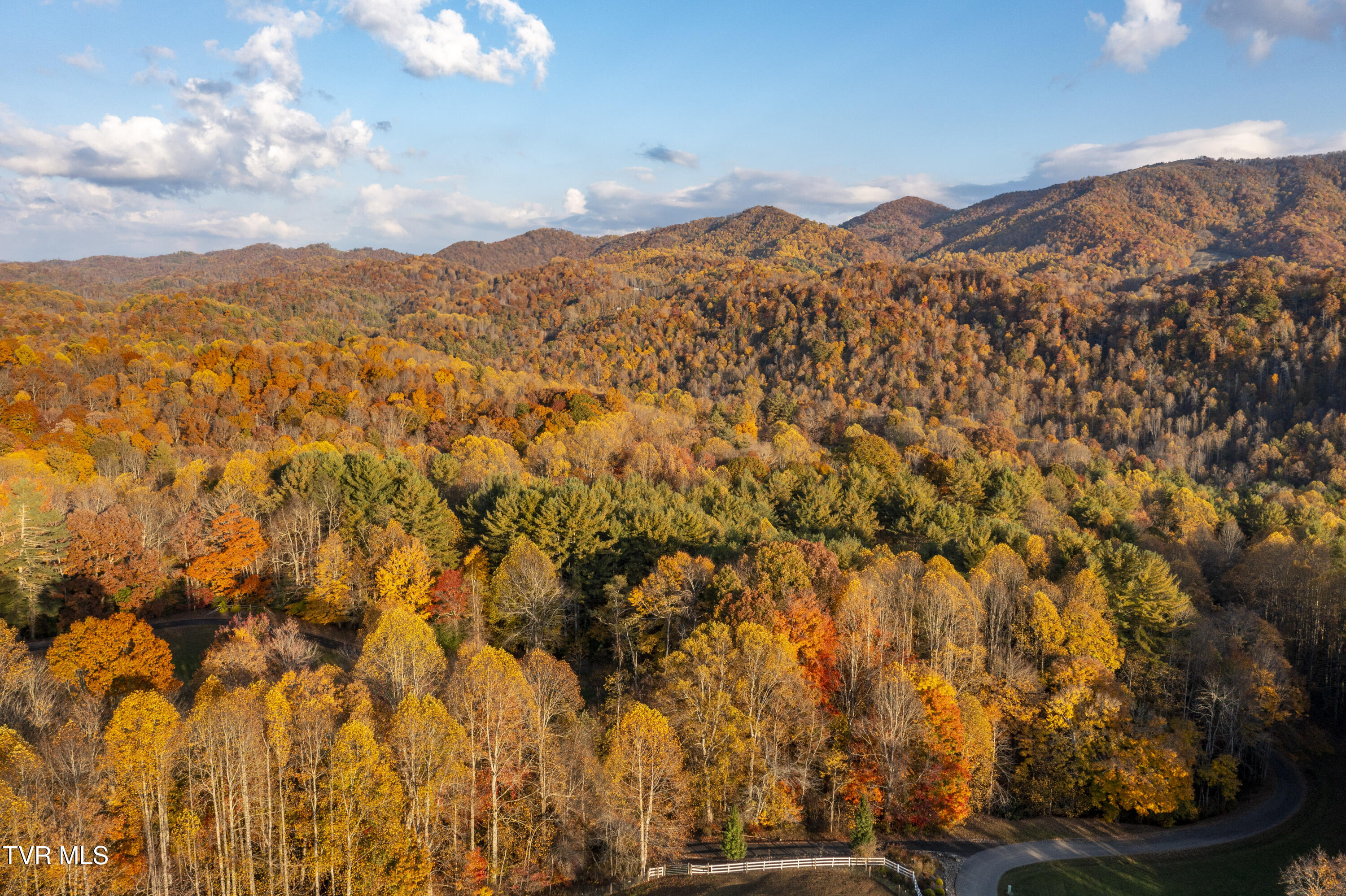 1008 Holly Meadow Road Mountain City, TN 37683 - Photo 93 of 121 Holly-Aerials-35