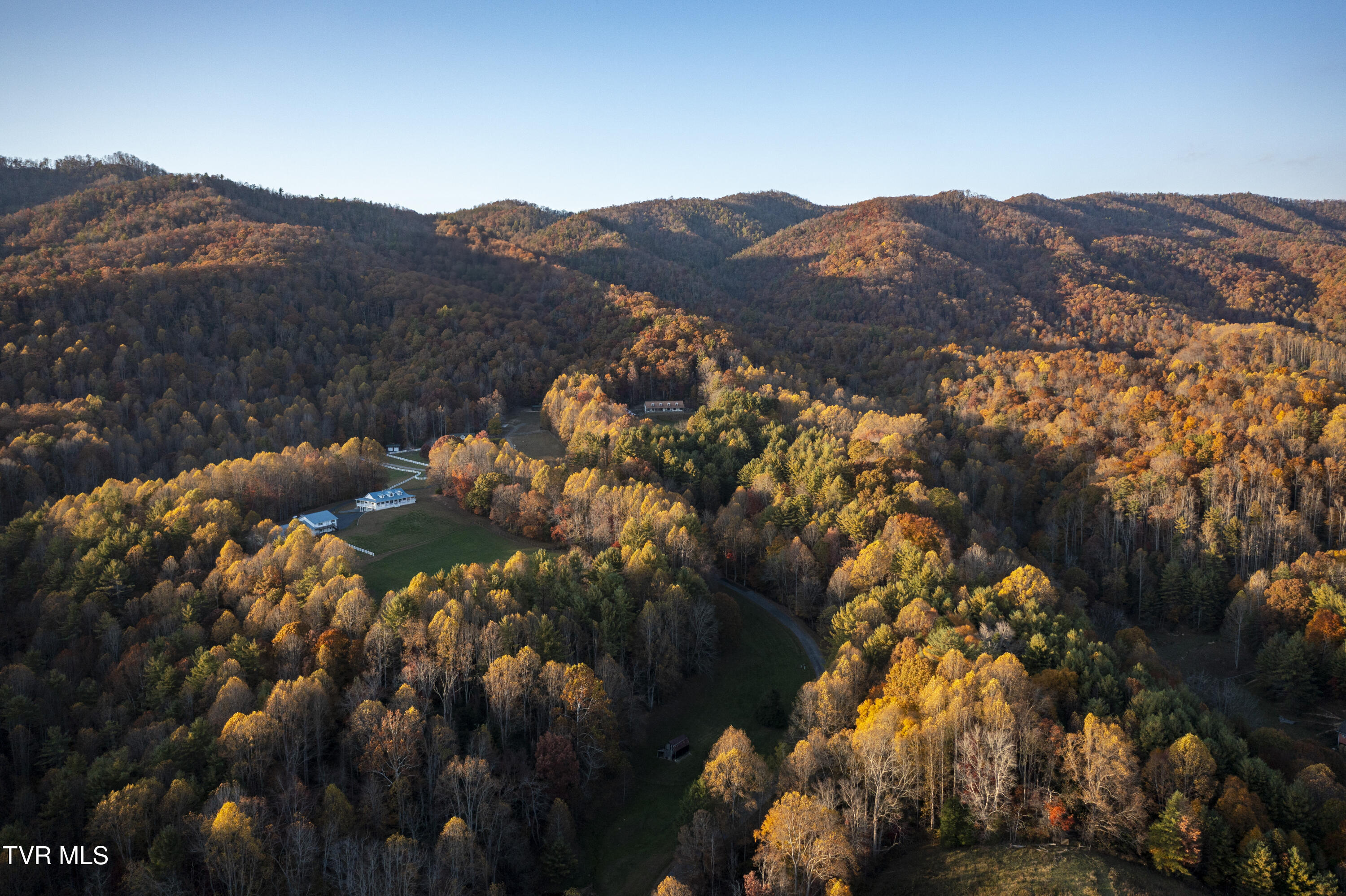 1008 Holly Meadow Road Mountain City, TN 37683 - Photo 95 of 121 Holly-Aerials-37