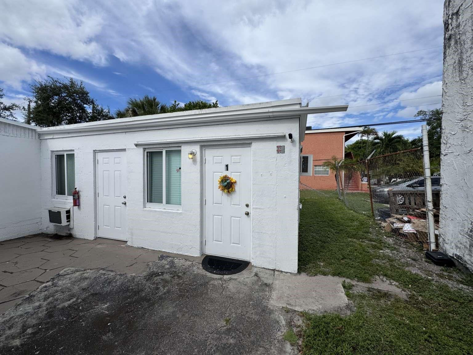 211 Southwest 2nd Court Pompano Beach, FL 33060 - Photo 5 of 10 Photo 5