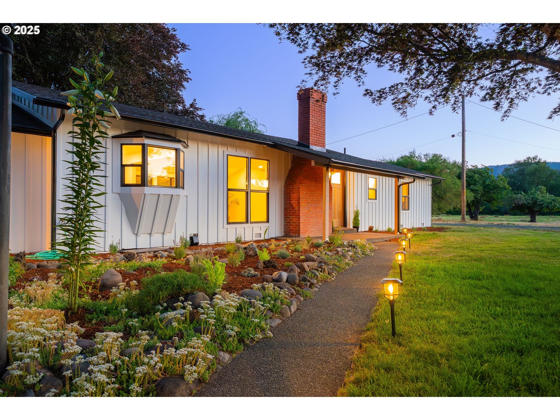 710 Cleveland Rapids Road Roseburg, OR 97471 - Photo 1 of 48