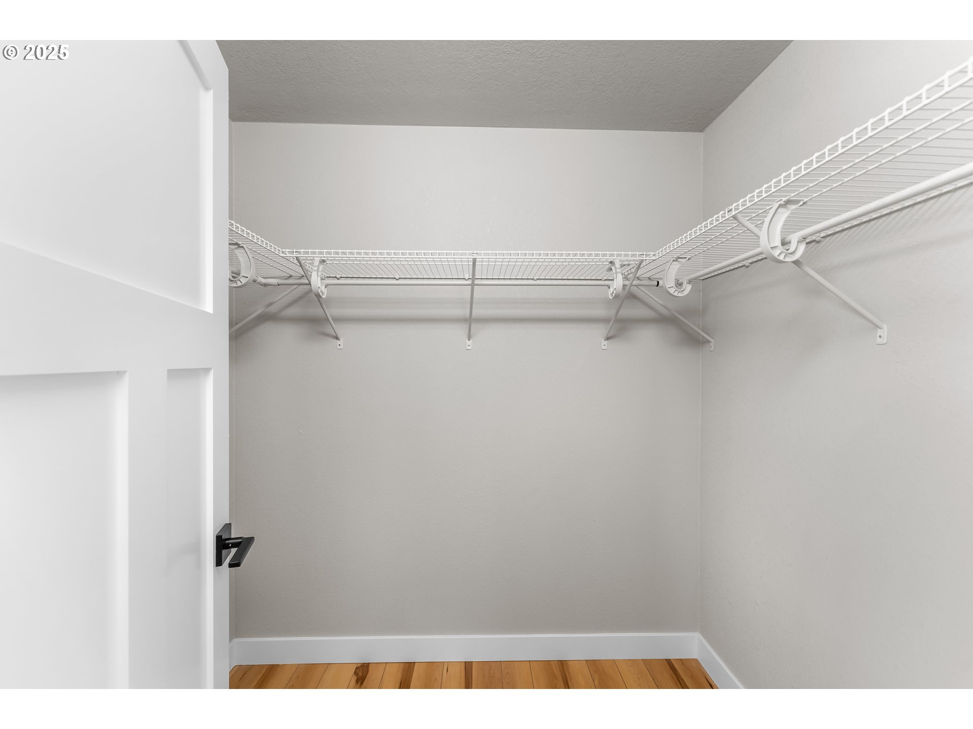 710 Cleveland Rapids Road Roseburg, OR 97471 - Photo 17 of 48 Primary Bedroom