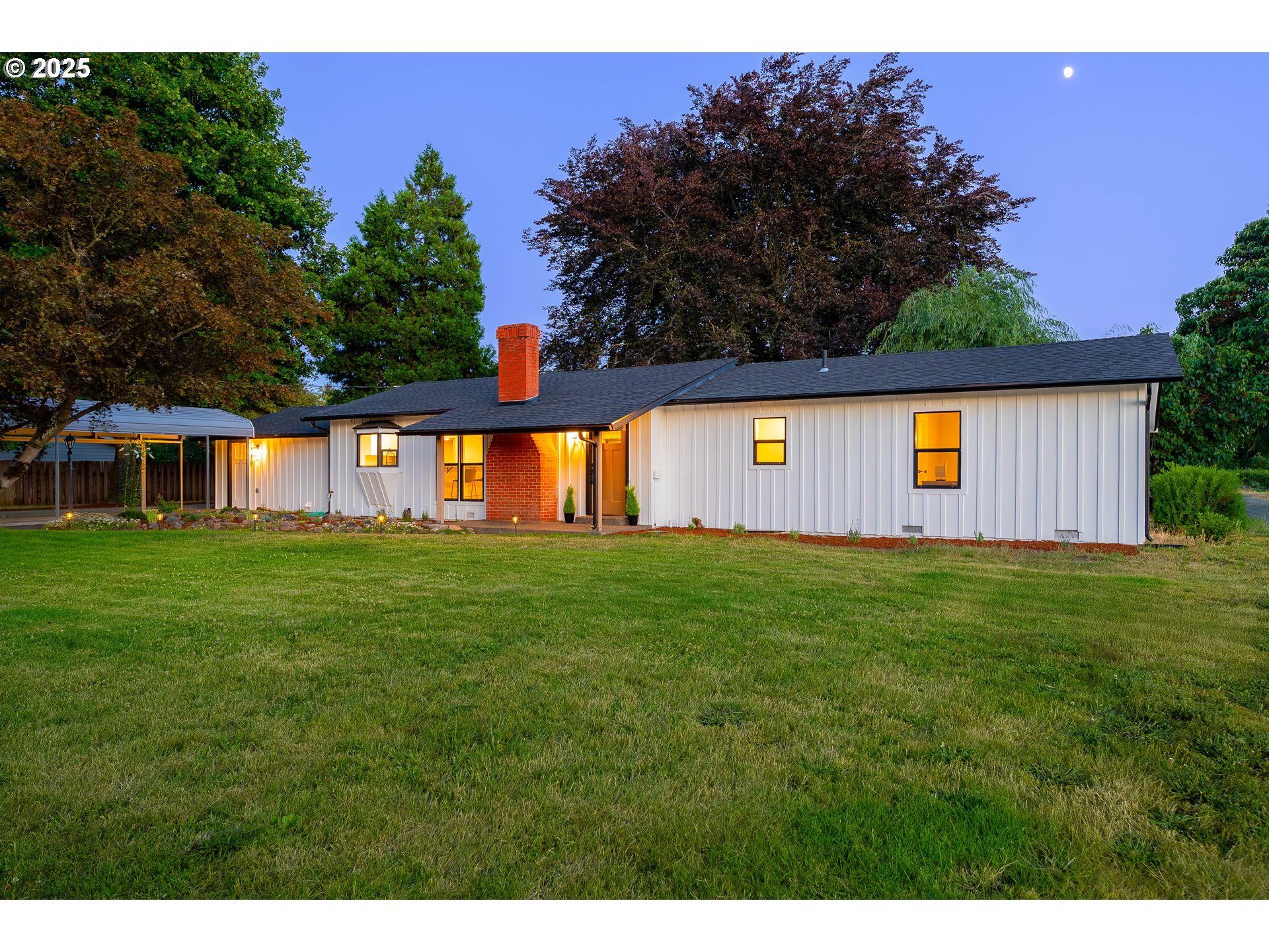 710 Cleveland Rapids Road Roseburg, OR 97471 - Photo 2 of 48