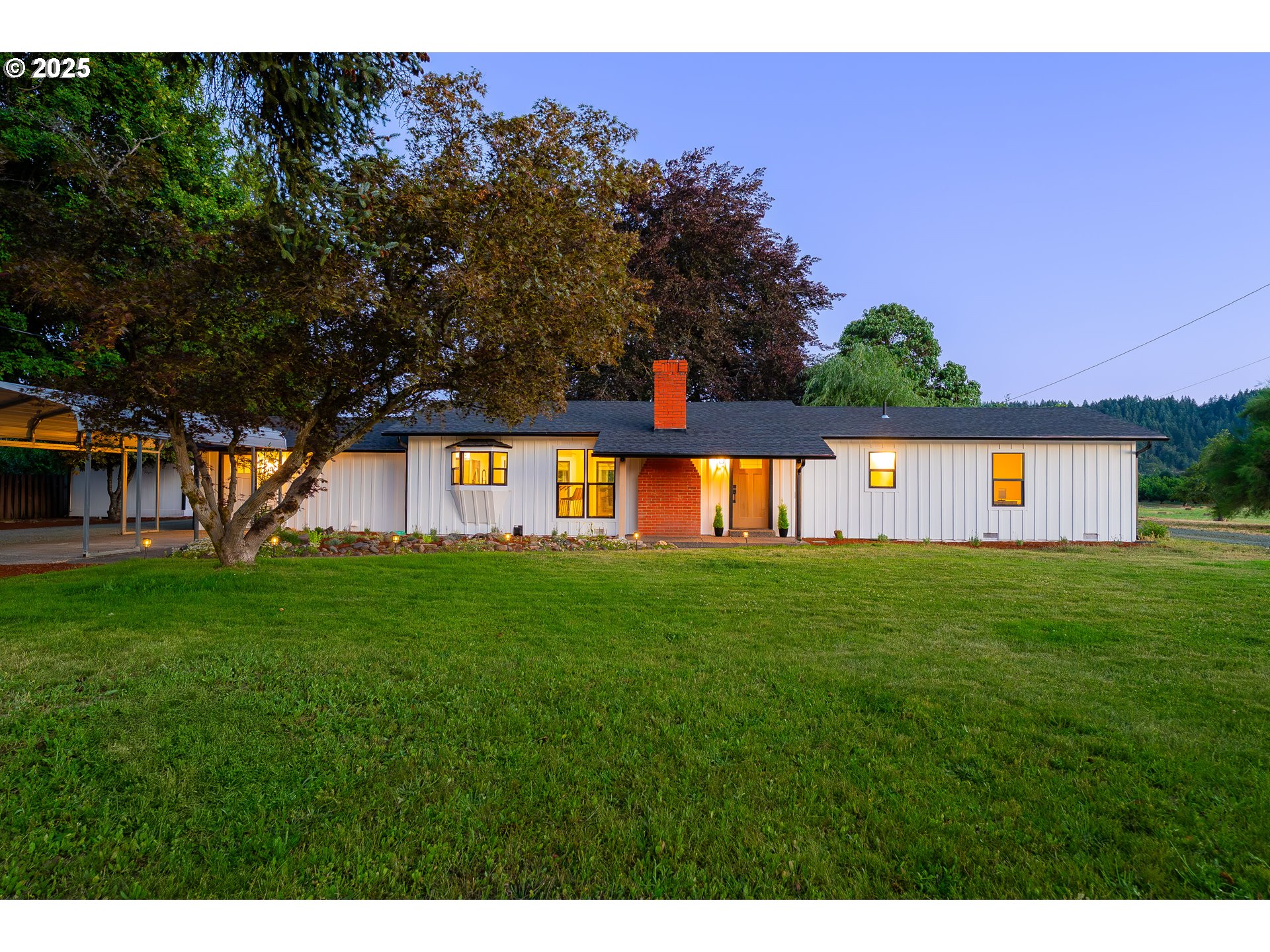 710 Cleveland Rapids Road Roseburg, OR 97471 - Photo 3 of 48