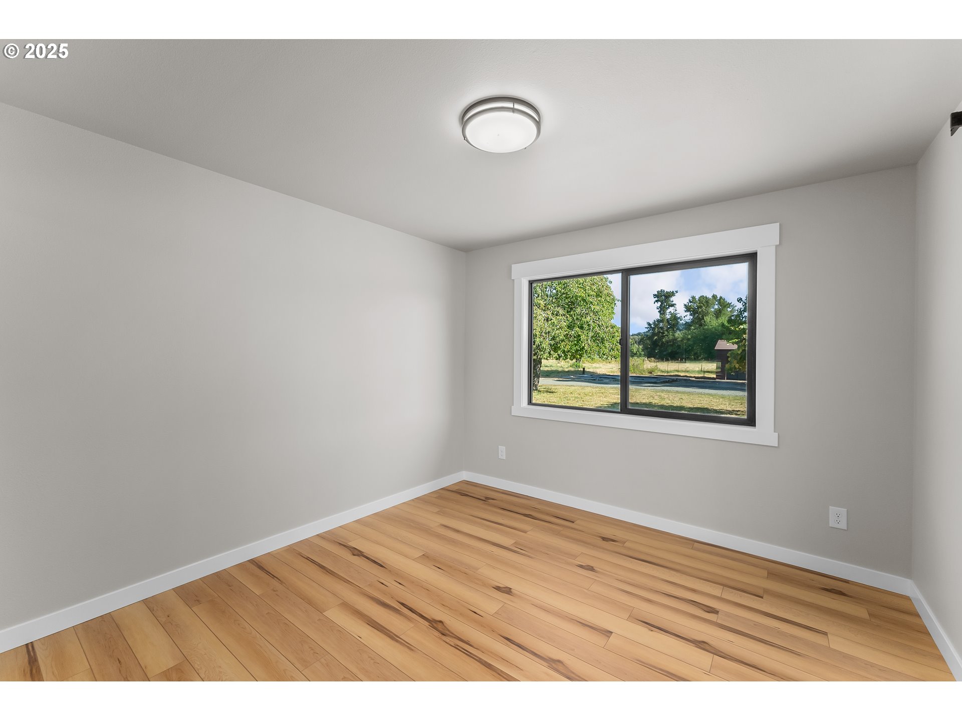 710 Cleveland Rapids Road Roseburg, OR 97471 - Photo 33 of 48 Kitchen