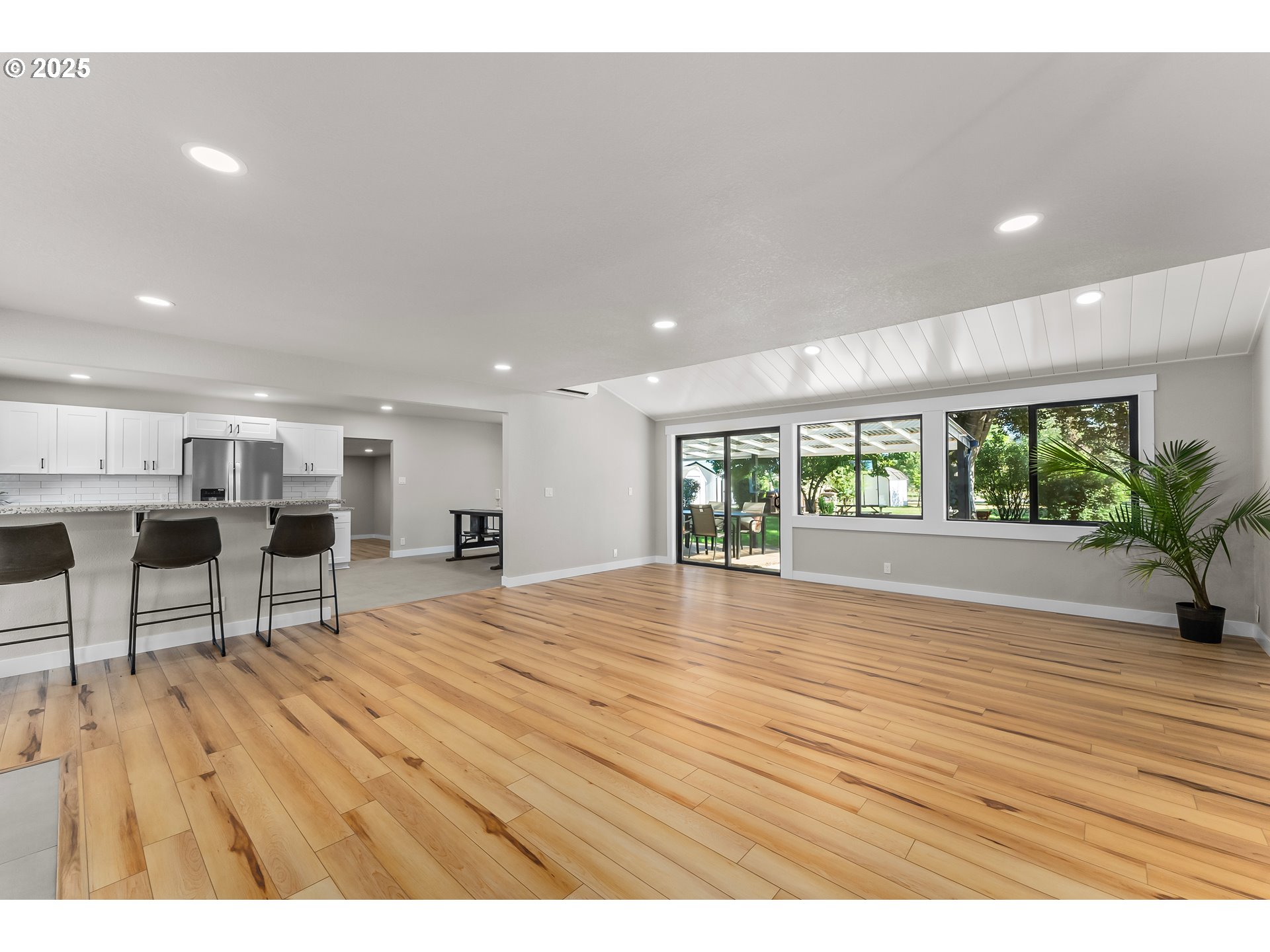 710 Cleveland Rapids Road Roseburg, OR 97471 - Photo 6 of 48