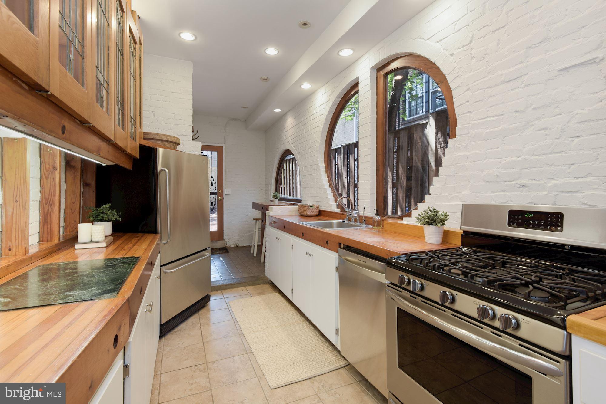 407 A Street Northeast Washington, DC 20002 - Photo 11 of 34