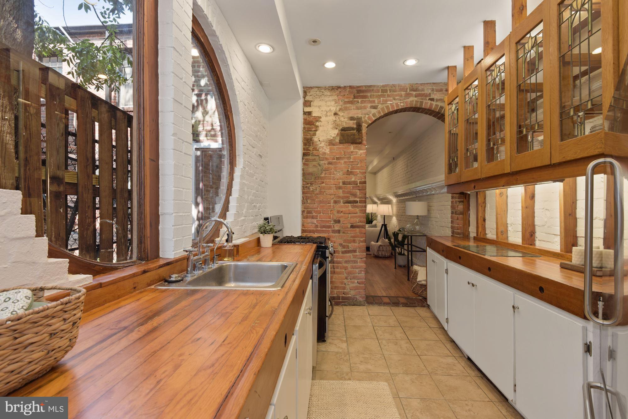 407 A Street Northeast Washington, DC 20002 - Photo 12 of 34