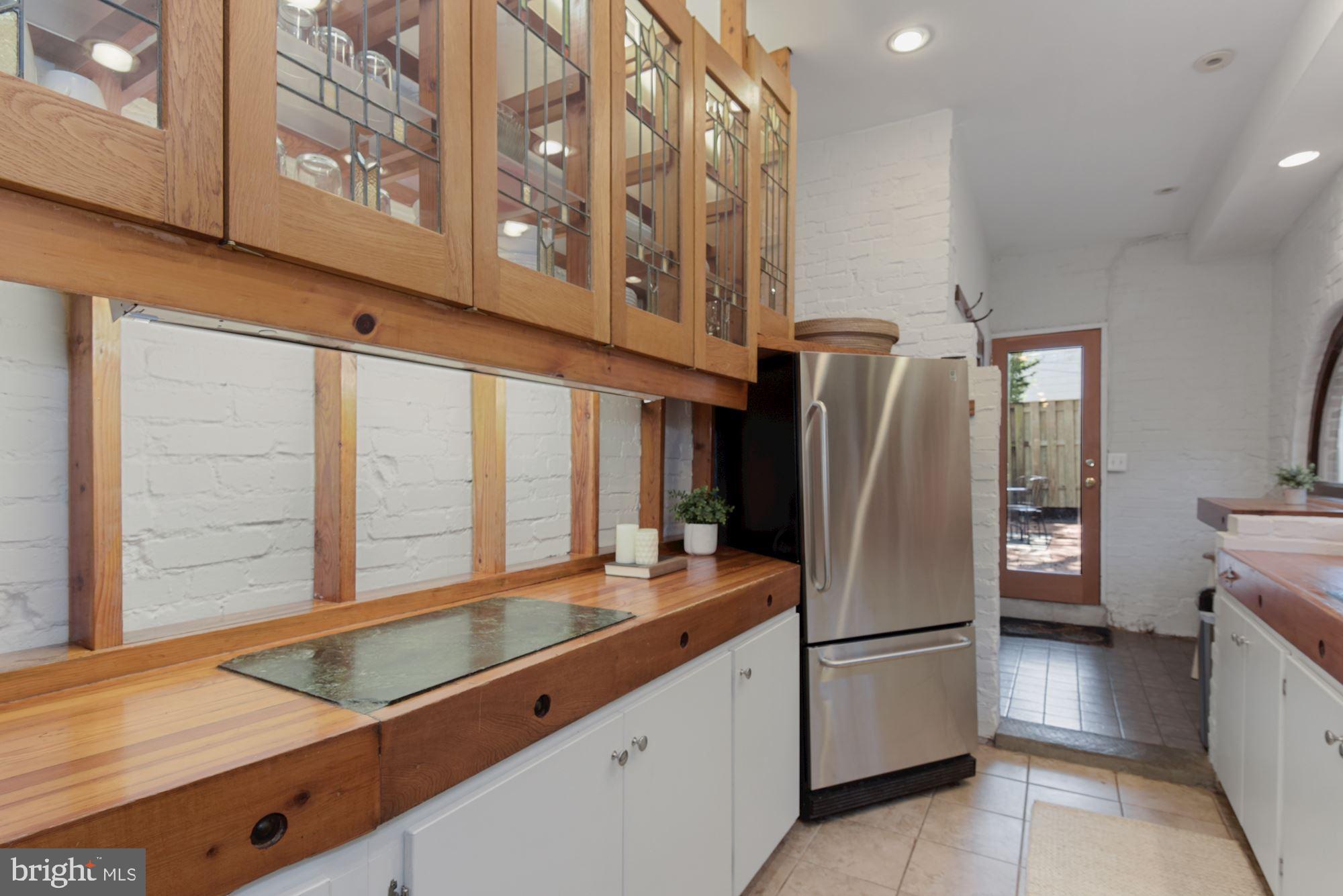 407 A Street Northeast Washington, DC 20002 - Photo 13 of 34