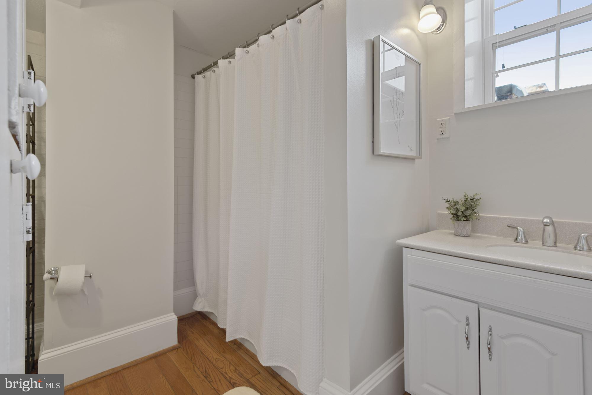 407 A Street Northeast Washington, DC 20002 - Photo 22 of 34