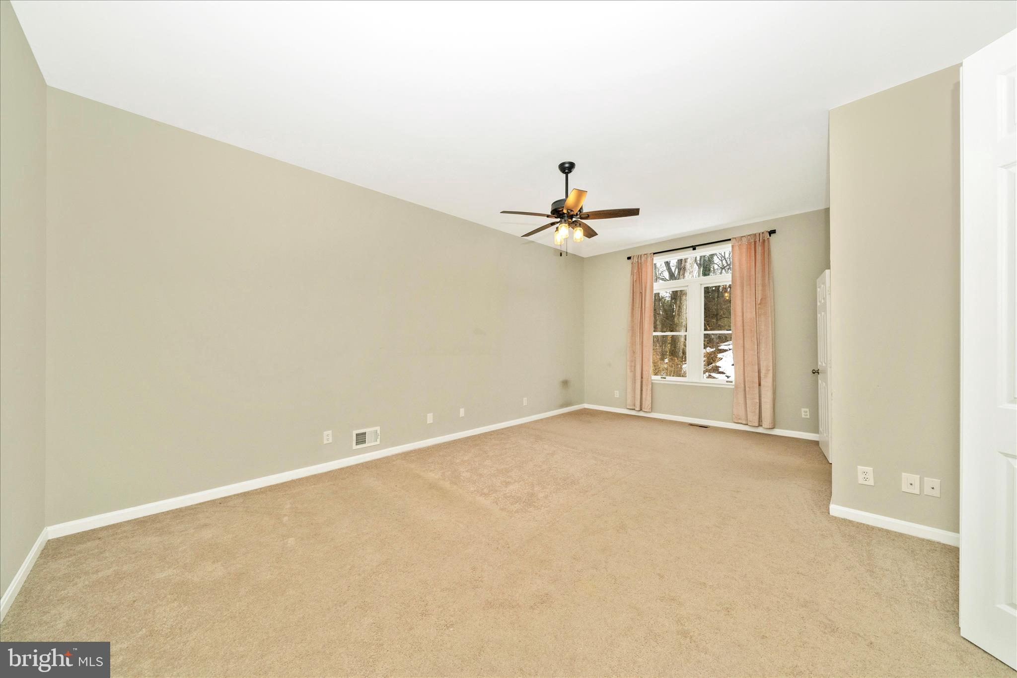 3313 Moline Road Silver Spring, MD 20902 - Photo 27 of 66 Primary sitting nook