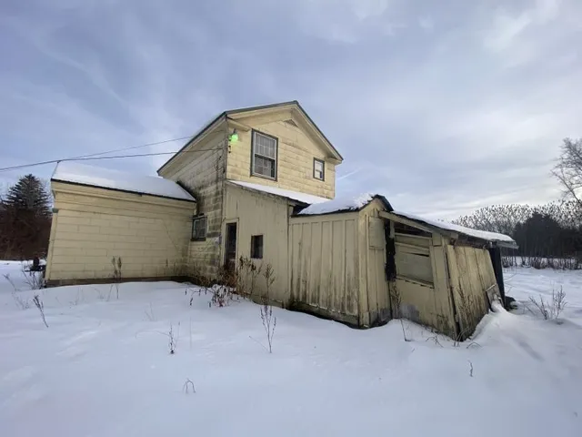 $36,400 | 5939 West River Road, Hume, NY 14735