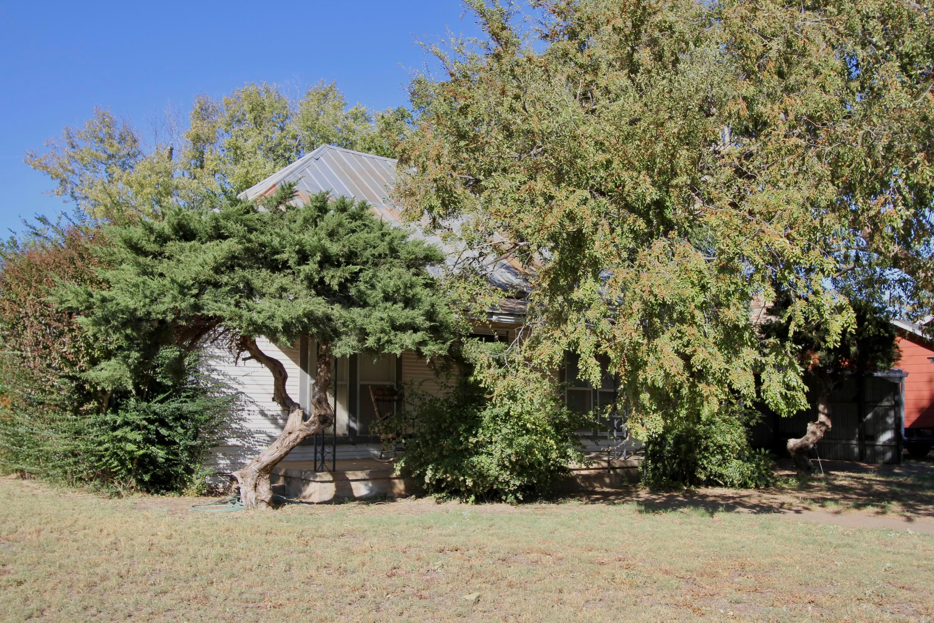 1411 El Paso Street Wellington, TX 79095 - Photo 4 of 9 IMG_4362