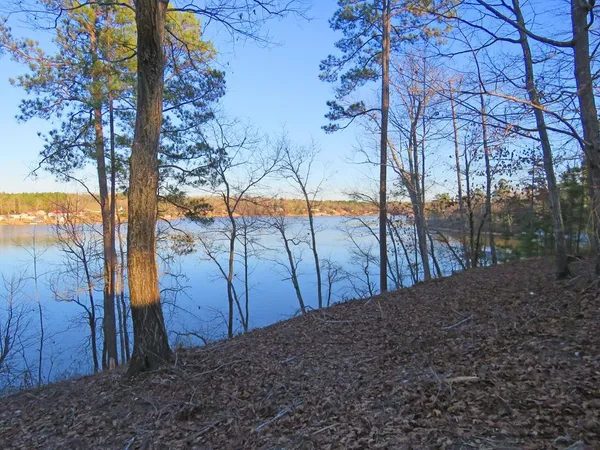 $174,500 | 854 Eagles Harbor Drive, Hodges, SC 29653