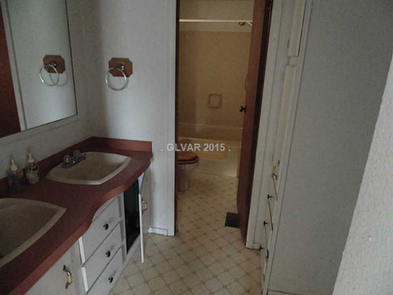 1170 Piltz Road Pahrump, NV 89060 - Photo 5 of 9 Master Bath/Spa.