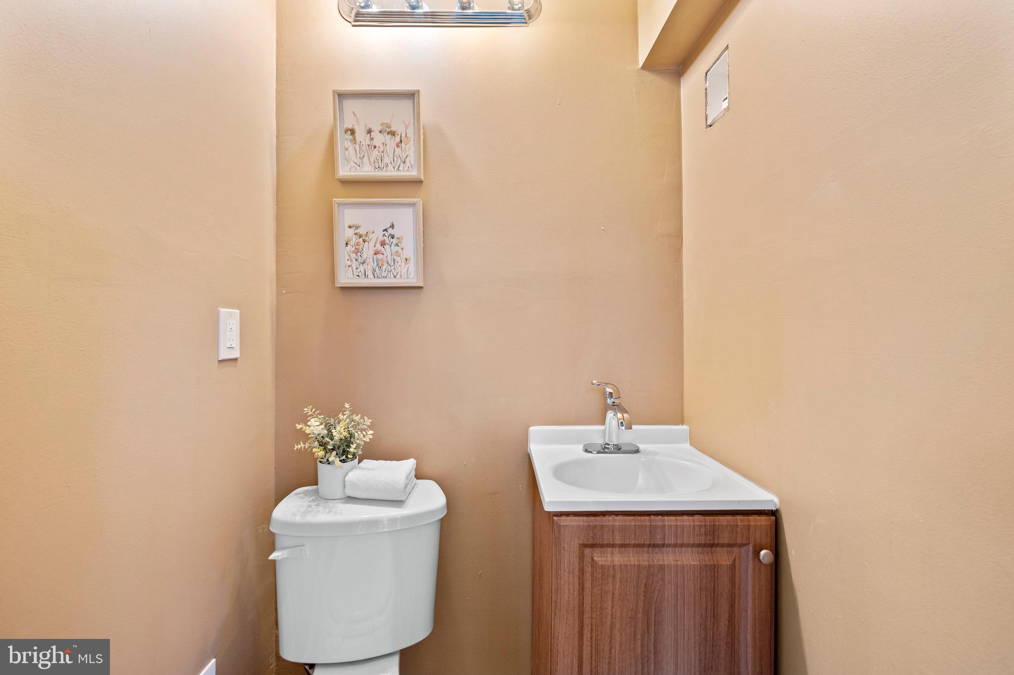 3214 Berkshire Road Baltimore, MD 21214 - Photo 20 of 33 half bath on main level