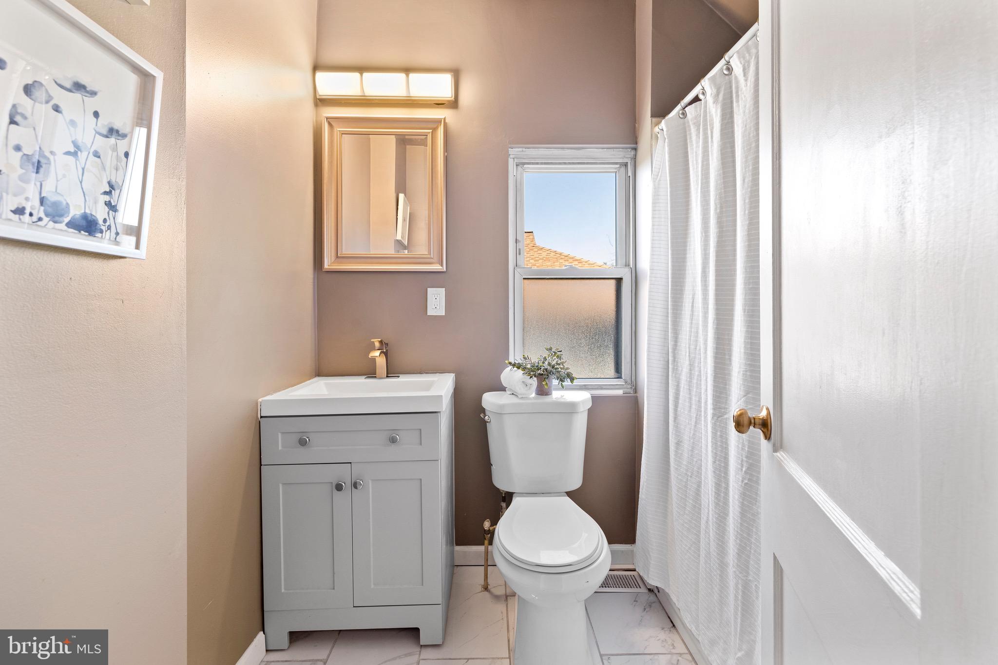 3214 Berkshire Road Baltimore, MD 21214 - Photo 26 of 33 Upstairs bathroom