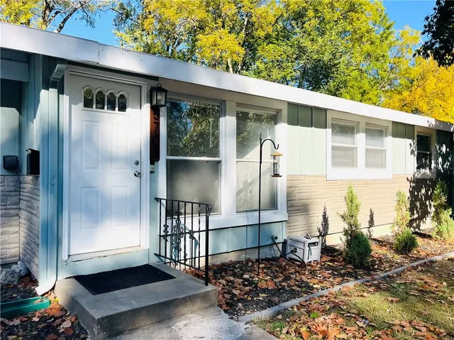 $229,000 | 5708 North Woodland Avenue, Kansas City, MO 64118