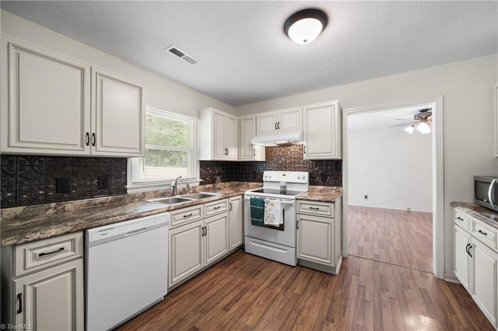 3845 Whitehaven Road Winston-Salem, NC 27106 - Photo 14 of 37
