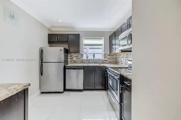 $2,400 | 618 Euclid Avenue, Unit 204, Miami Beach, FL 33139