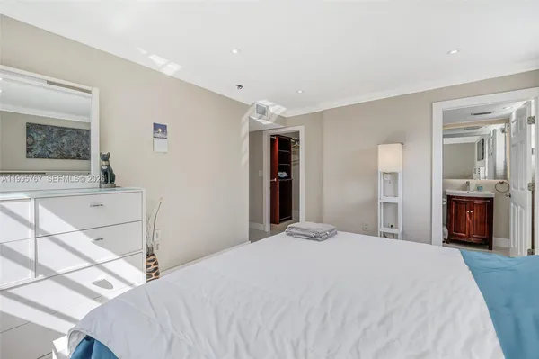 $2,400 | 618 Euclid Avenue, Unit 204, Miami Beach, FL 33139