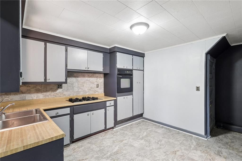 440 East Pearl Street Butler, PA 16001 - Photo 17 of 47 Updated electrical & new windows