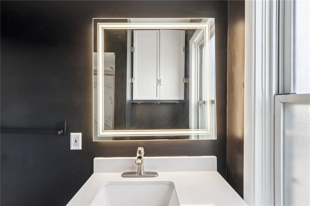 440 East Pearl Street Butler, PA 16001 - Photo 40 of 47 Upgraded bathroom