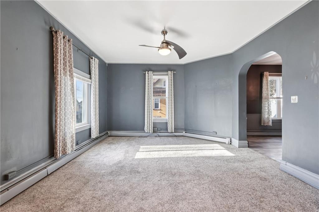 440 East Pearl Street Butler, PA 16001 - Photo 4 of 47 High ceilings & open flowing layout