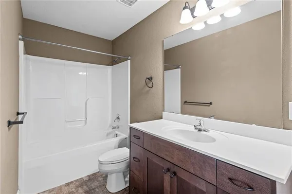 $279,900 | 3856 Northwest 94th Street, Kansas City, MO 64154