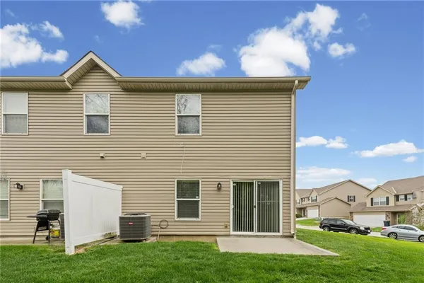 $279,900 | 3856 Northwest 94th Street, Kansas City, MO 64154