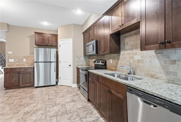 $279,900 | 3856 Northwest 94th Street, Kansas City, MO 64154