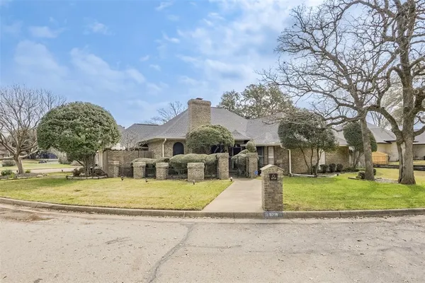 $3,500 | 3719 Danbury Drive, Arlington, TX 76016