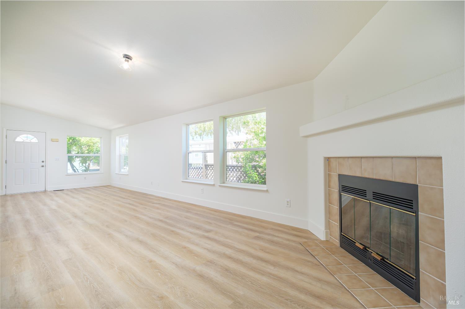 209 Yosemite Road San Rafael, CA 94903 - Photo 9 of 42