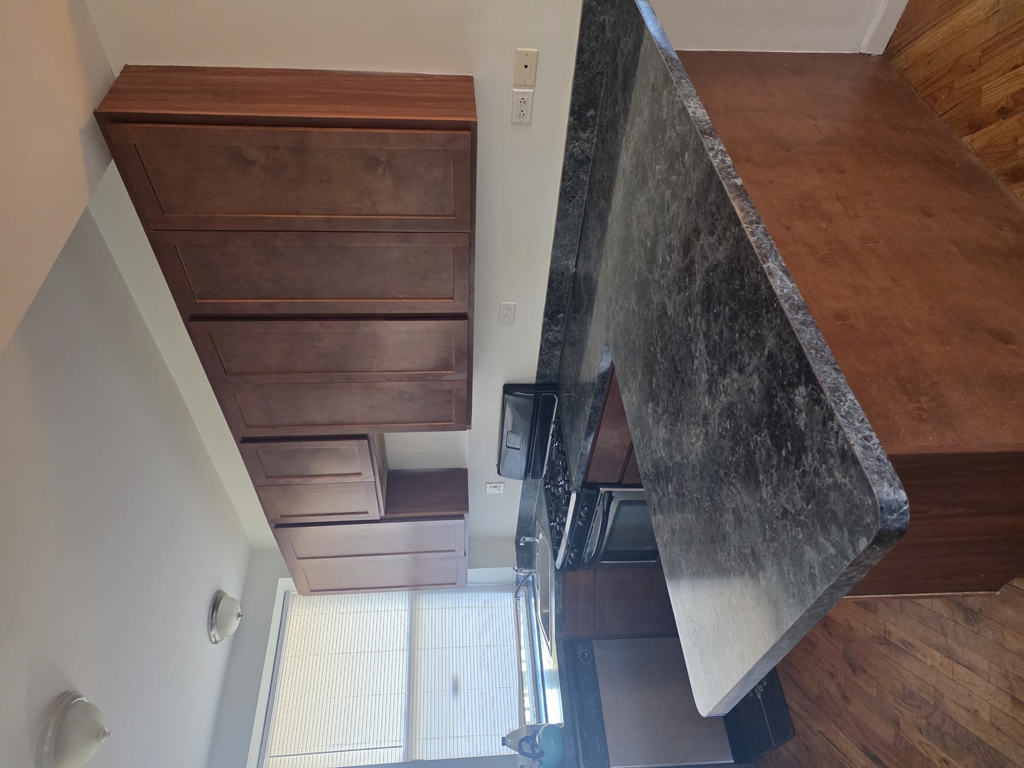 820 East 44th Street, Unit 2 Chicago, IL 60653 - Photo 3 of 12 a view of entryway