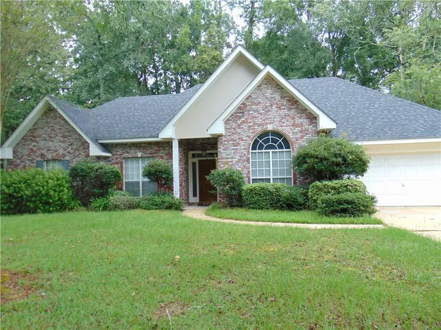 $2,650 | 218 Longfellow Lane, Mandeville, LA 70448