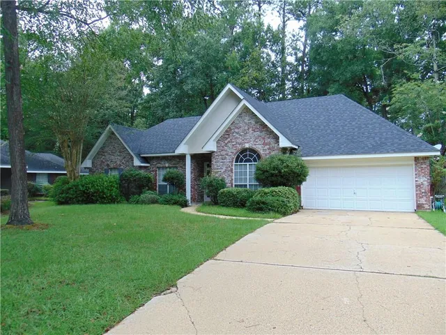 $2,650 | 218 Longfellow Lane, Mandeville, LA 70448