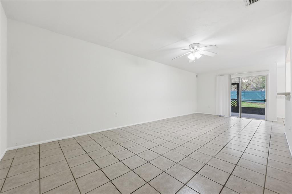 501 Southwest 75th Street, Unit F11 Gainesville, FL 32607 - Photo 5 of 23