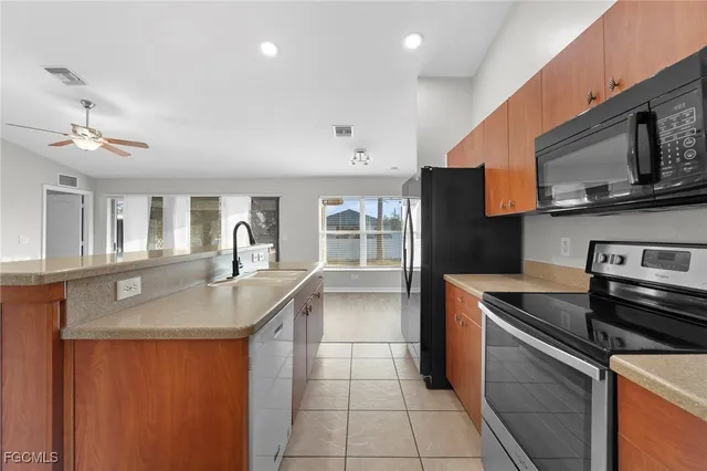 $1,895 | 2805 66th Street West, Lehigh Acres, FL 33971