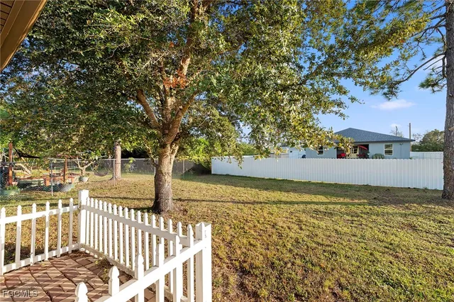 $1,895 | 2805 66th Street West, Lehigh Acres, FL 33971