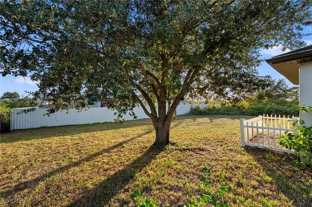 $1,895 | 2805 66th Street West, Lehigh Acres, FL 33971