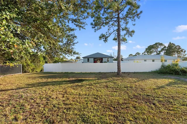 $1,895 | 2805 66th Street West, Lehigh Acres, FL 33971