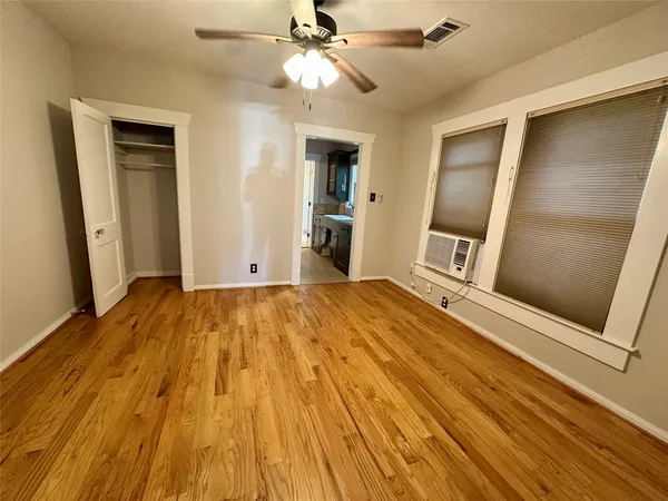 $1,225 | 405 James, Unit 2, Houston, TX 77009