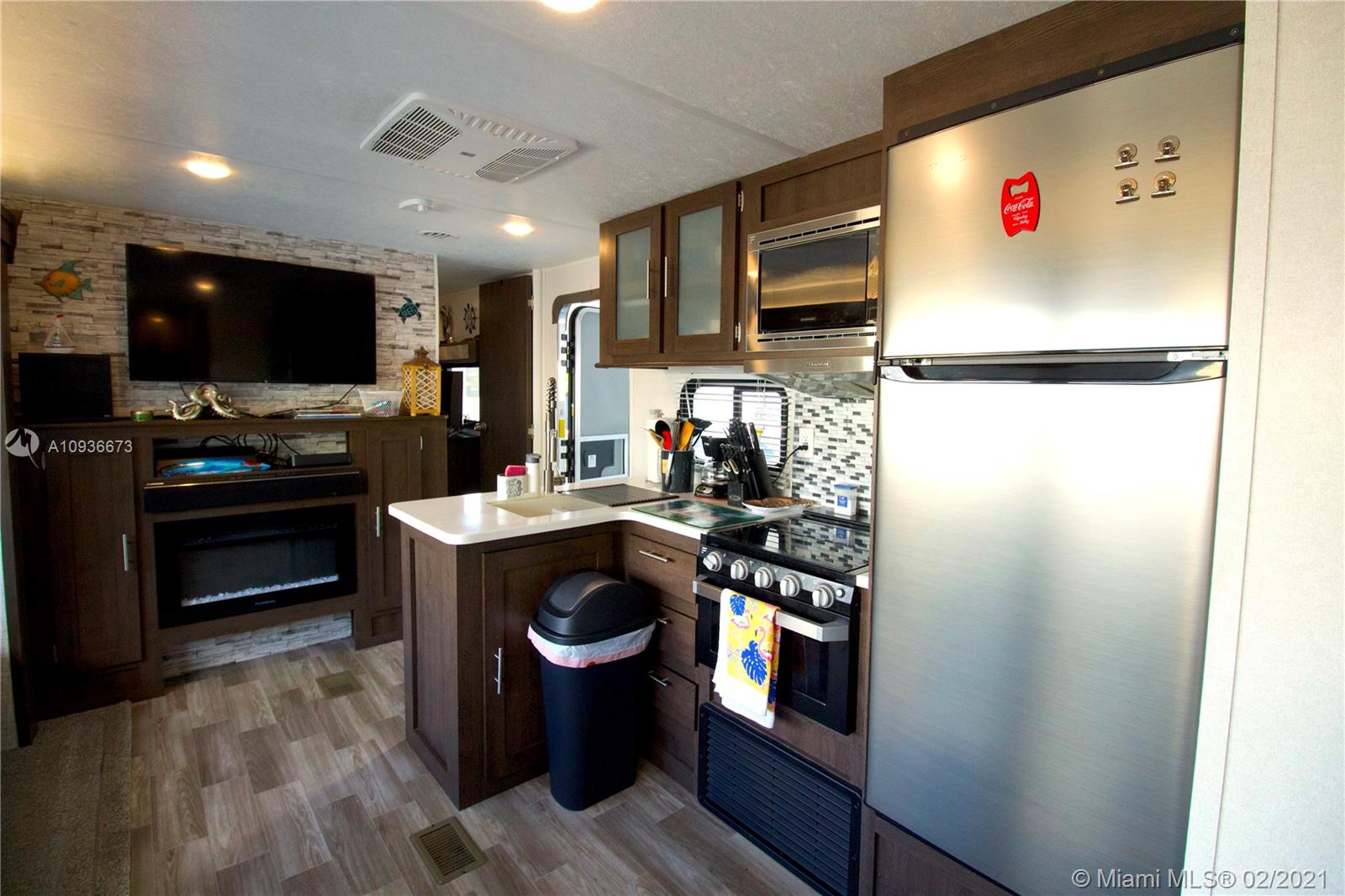 325 Calusa Key Largo, FL 33037 - Photo 6 of 26