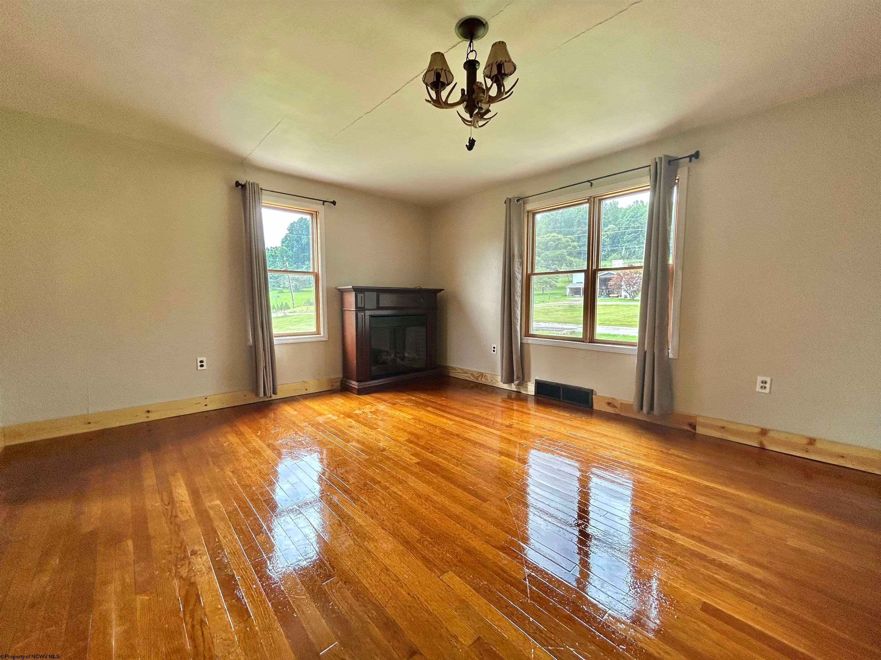 339 Chesapeake Road Fairmont, WV 26554 - Photo 8 of 25 Gallery Image 8