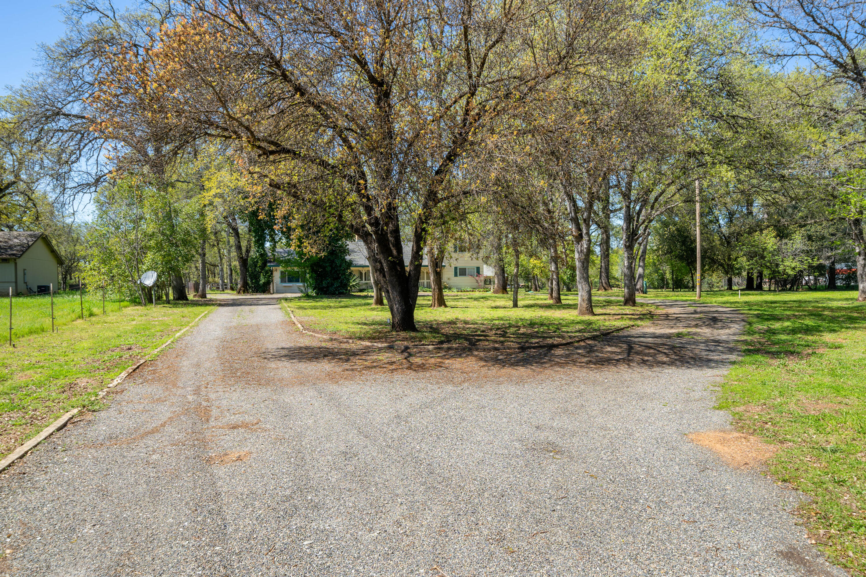 10372 Deschutes Road Palo Cedro, CA 96073 - Photo 4 of 67 10372 Deschutes Rd-2
