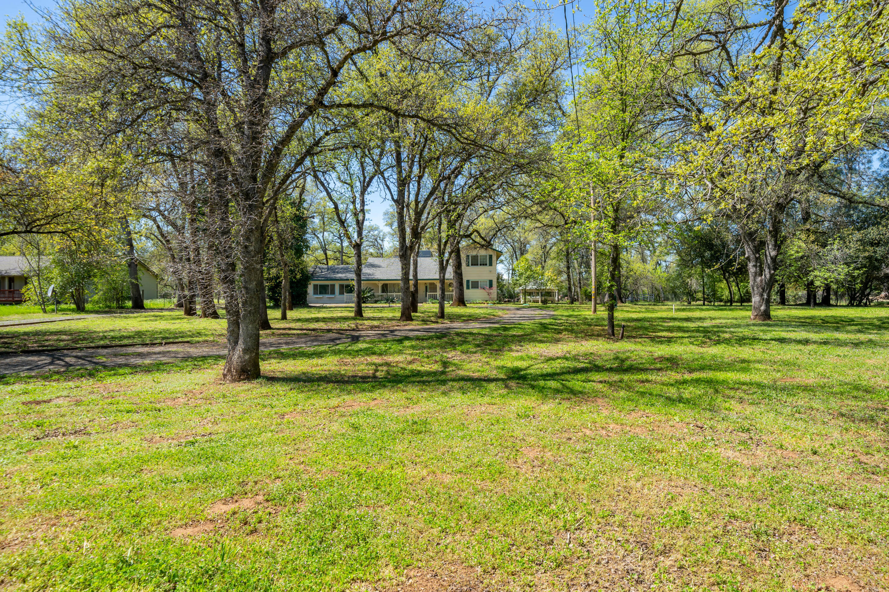 10372 Deschutes Road Palo Cedro, CA 96073 - Photo 5 of 67 10372 Deschutes Rd-3