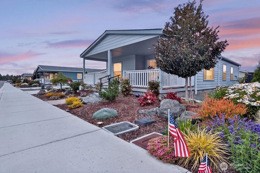 894 North Iris Avenue Sequim, WA 98382 - Photo 1 of 34